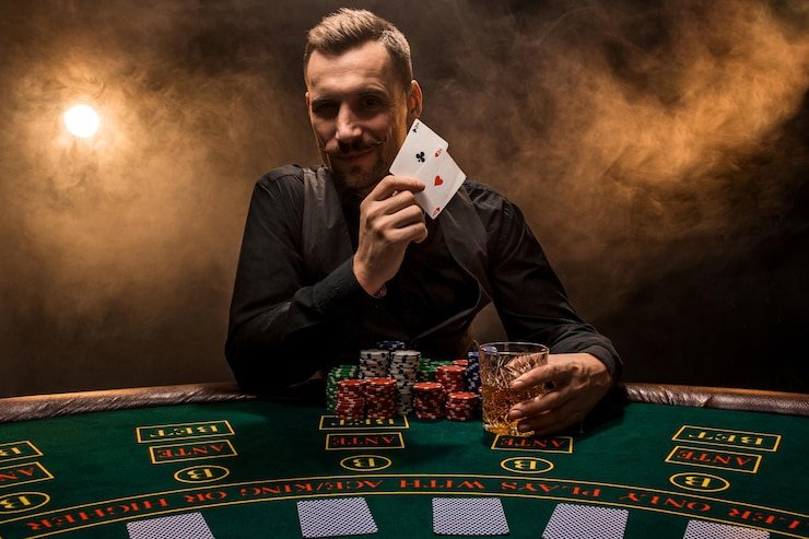 Panel hasil undian Lotere Indonesia menampilkan nomor pemenang dan hadiah